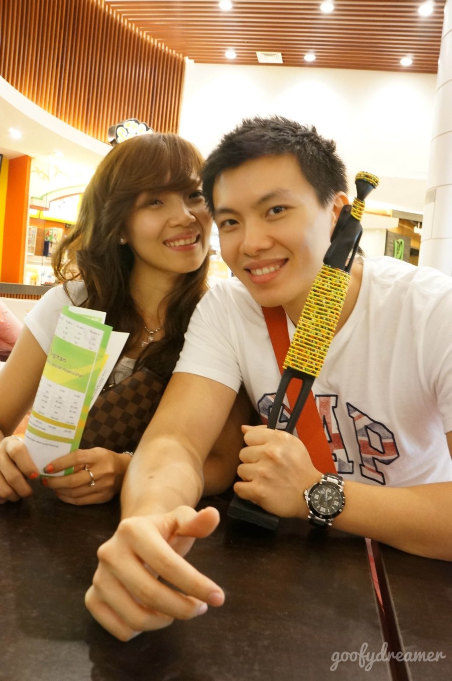 Sinyo dan istrinya, Deysi. Lovely couple.