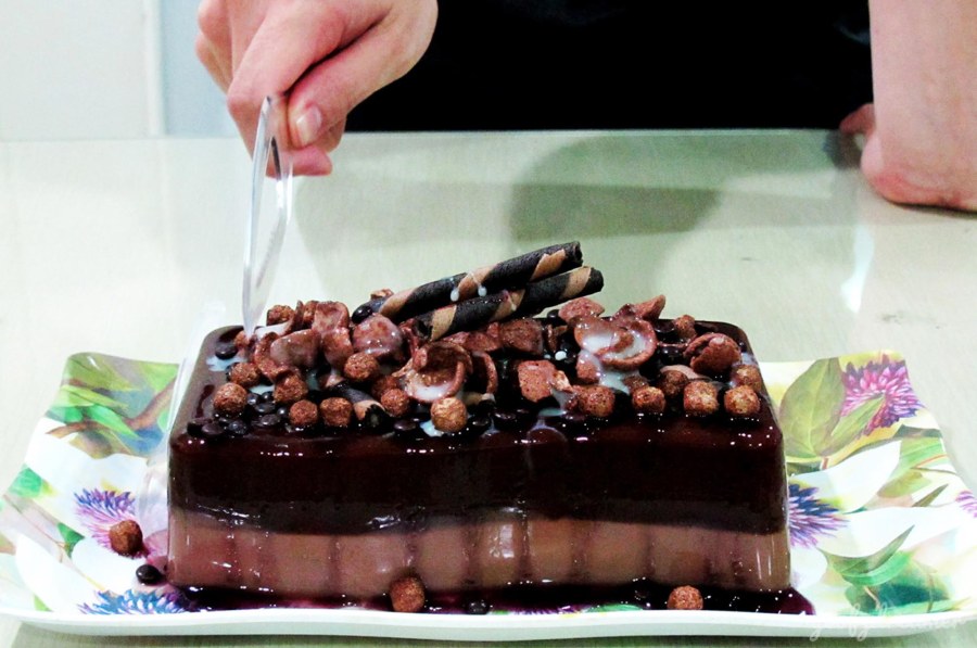 Jelly coklat sederhana untuk hari terakhirnya di kantor dulu.